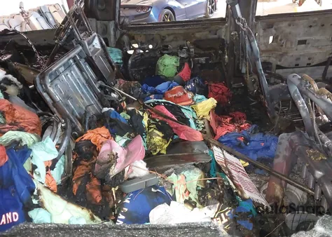 2002 Chevrolet Tahoe Ls из США, поврежденный, VIN 1GNEK13V82J130917